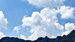 藍(lán)天白云延時攝影