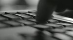 黑白视频效果的键盘打字