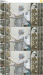 两名生物学家工作