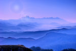 朦胧山远景雪山风光景