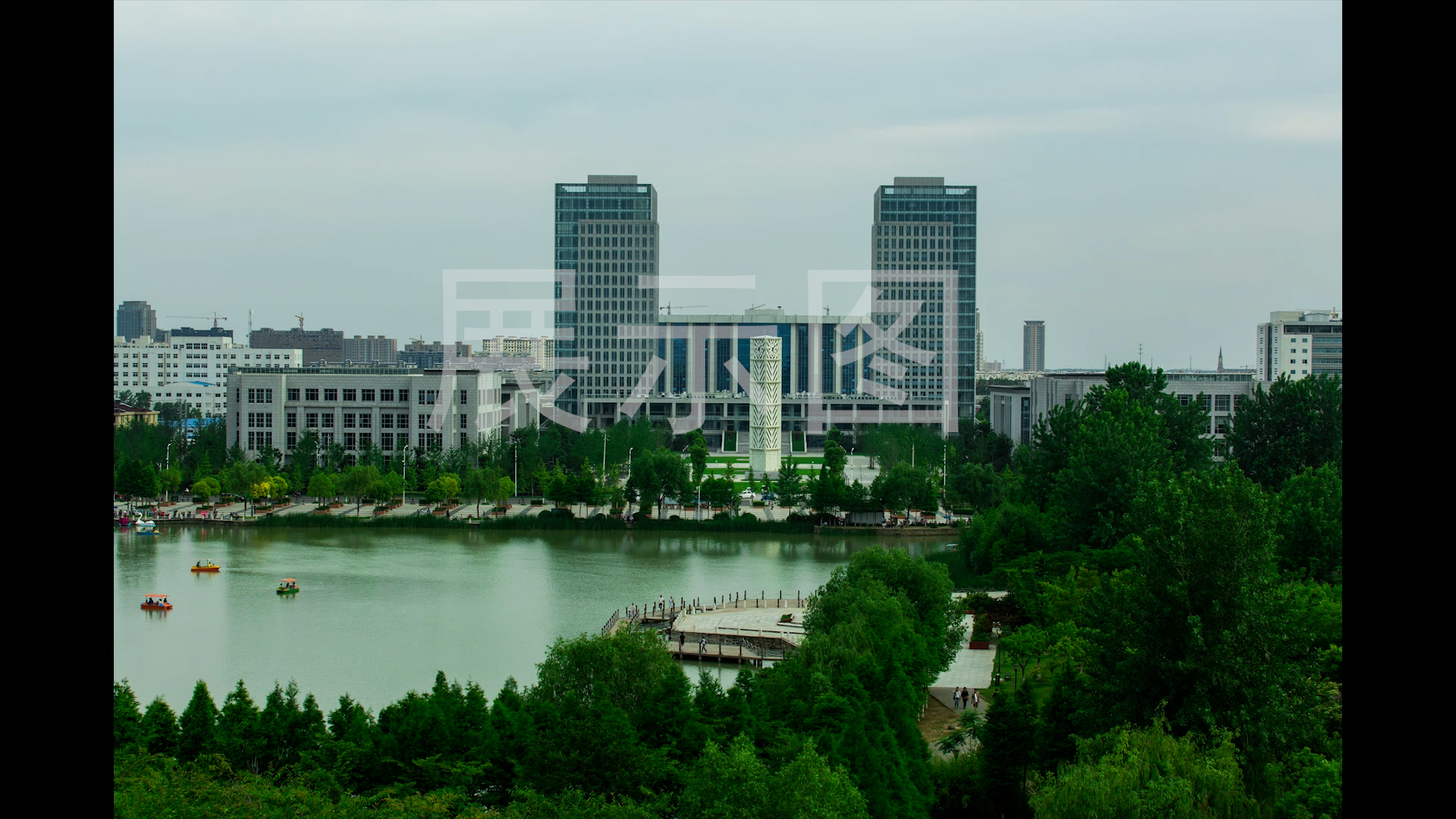 双子楼后生态公园延时摄影视频