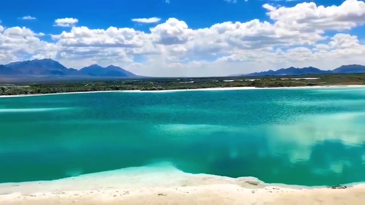 湖泊 水 蓝天 白云