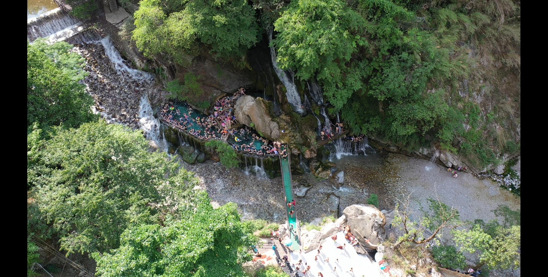 航拍九十九里温泉瀑布