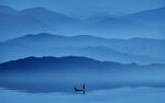 极简空灵意境山水风景蓝色背景墙