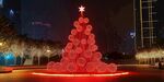 璀璨红色圣诞树夜景