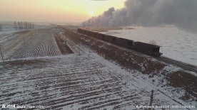 航拍北方蒸汽机车老式火车