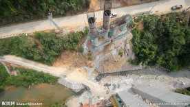 鸟瞰航拍桩基墩柱大桥高空全景