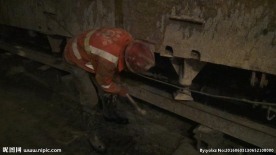 中铁铁建斜井隧道劳务工施工作业