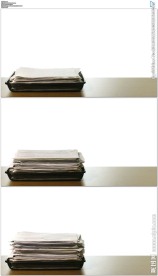 工作量大业务繁忙纸张堆积场景