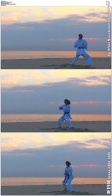 美女在日落海滩上训练跆拳道