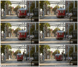 老式有轨电车在旧金山市中心