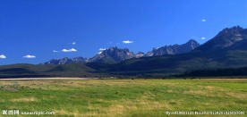 大草原风景  山峰