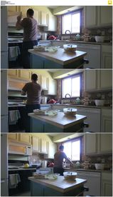 男人厨房加热食物接水