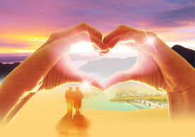 关爱老人相互搀扶夕阳下