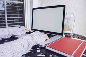 电脑显示器智能样机图片