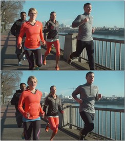 一群年轻人晨跑