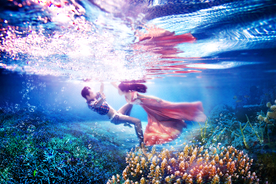 水下 婚纱照 珊瑚 气泡 海水