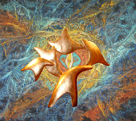 金色挂件彩色抽象图腾