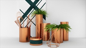 一组金属花草花瓶