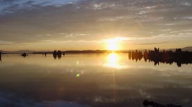 大河湖泊岸边日出延时