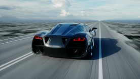 跑车行驶在公路上