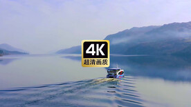 旅拍素材湖面上缓缓航行的游艇