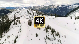 短视频素材航拍雪山上滑雪的人