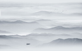 山水客厅挂画电视背景墙