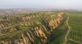 北方地质地貌山谷航拍