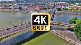 城市人字形大桥上的车流