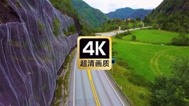 山间道路上飞驰的汽车