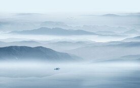 意境水墨山水画