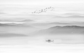 中式水墨禅意山水画