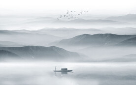 水墨意境山水图