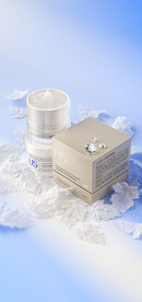 c4d场景高端面霜oc渲染