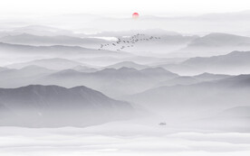 禅意水墨山水图