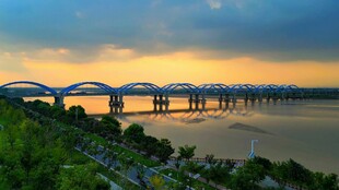 郑州黄河大桥日落