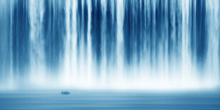 意境瀑布山水画