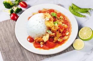 西红柿炒蛋盖浇饭