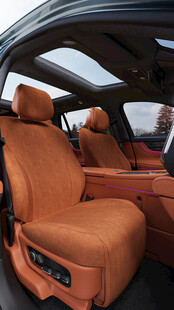 豪华汽车棕色真皮内饰
