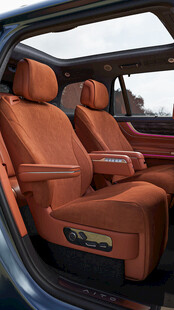 豪华汽车舒适橙色真皮座椅
