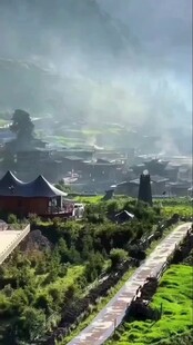 山间美景古建隐于绿意中 甘南