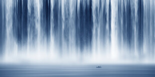 招财瀑布山水画