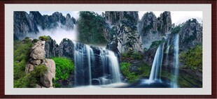 山间壮丽瀑布景观