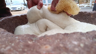 手工揉面制作美味面食