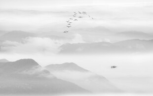 水墨群山背景图