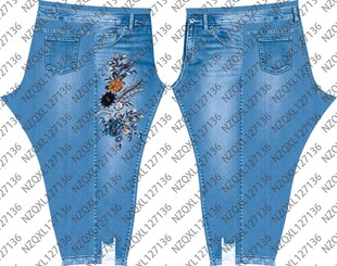 蓝色破洞牛仔长裤