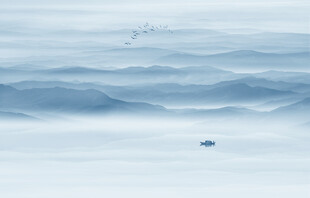 蓝色大气水墨山水画背景墙
