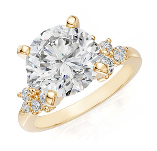 精美黄金镶钻戒指
